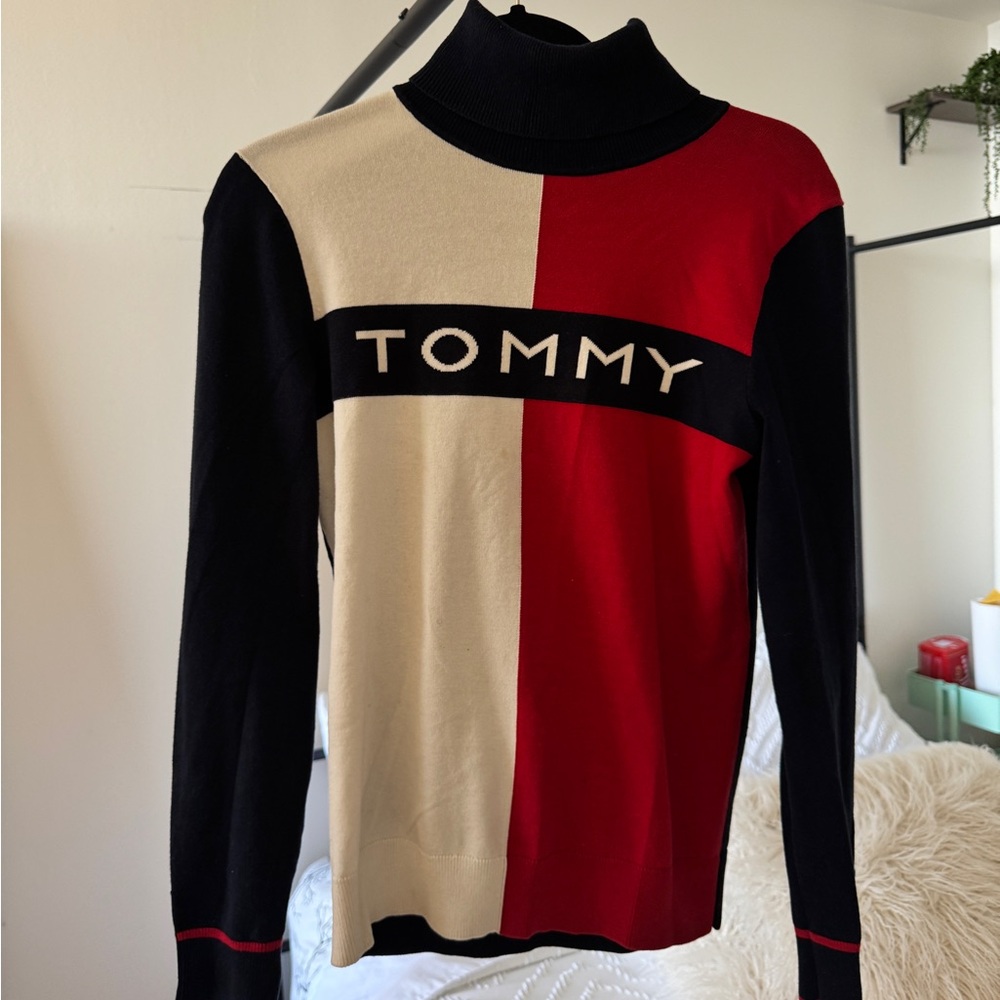2 Tommy Hilfiger Turtleneck, warm sweater